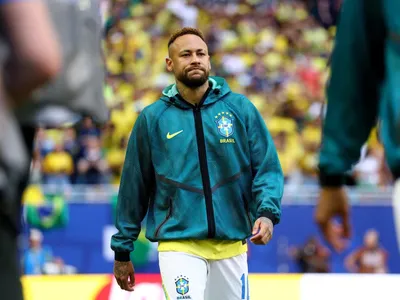 Mônica Bergamo: Neymar não está conformado de estar na reserva