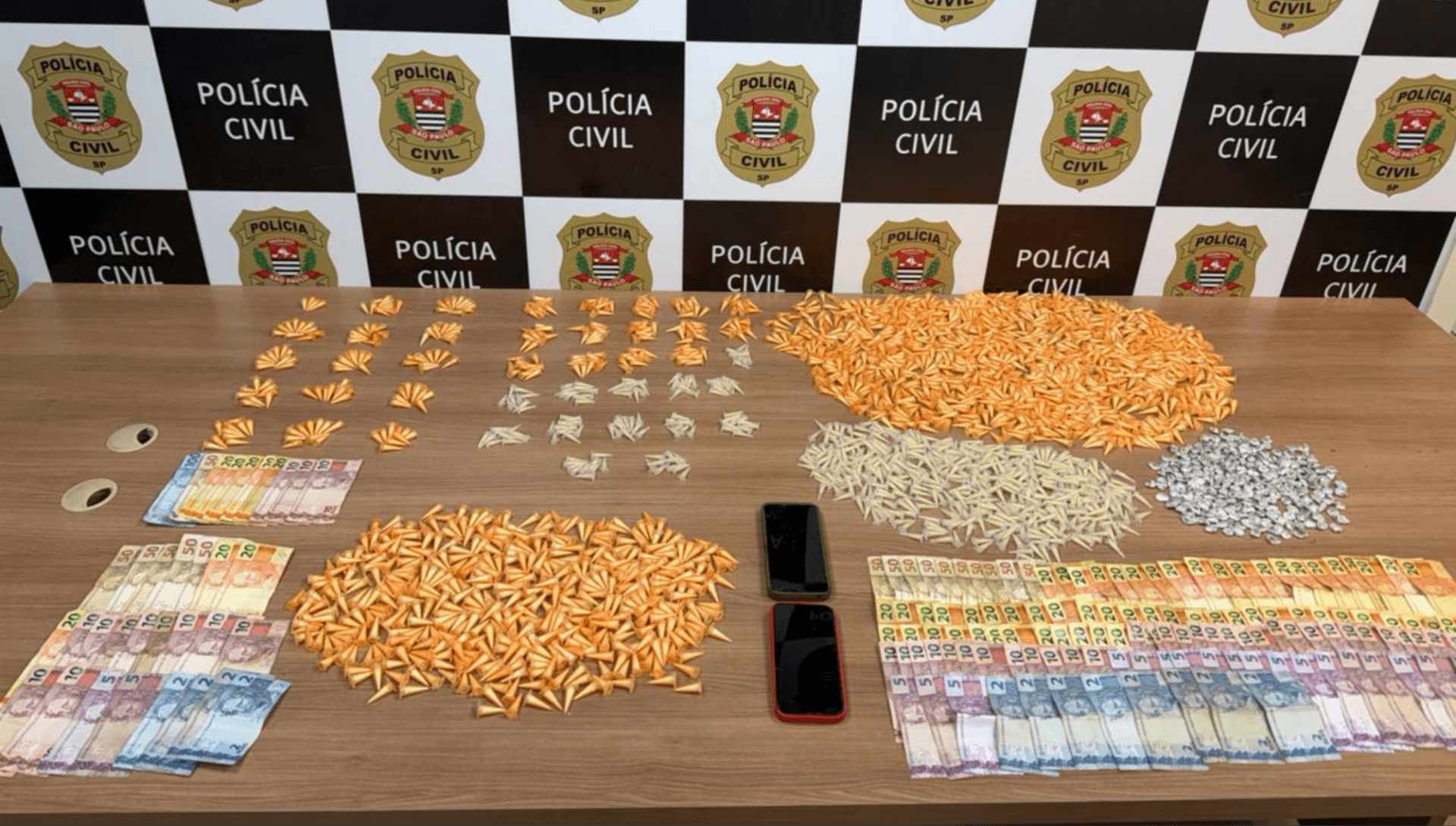 Polícia detém trio que postava vídeos vendendo drogas em Piracicaba