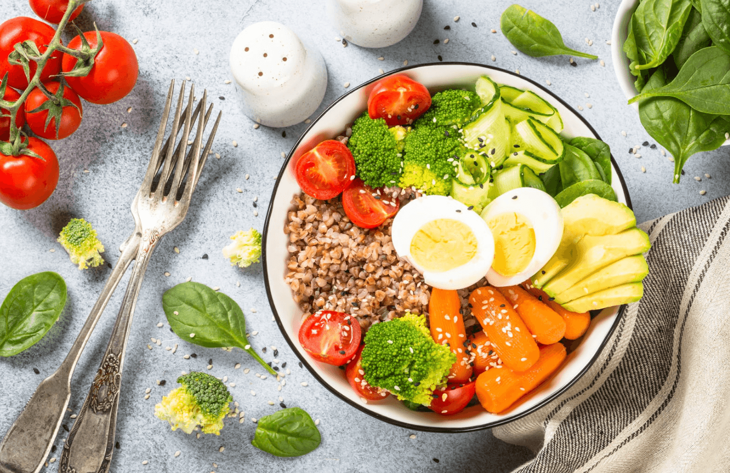 Comer mais proteína gastando menos virou objetivo de milhões de pessoas