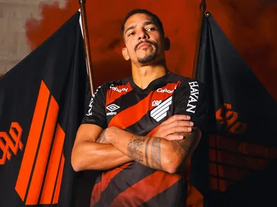 Athletico anuncia lateral Gilberto como reforço até 2027