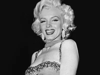 Marilyn Monroe faria 100 anos e continua influenciando moda e cultura pop
