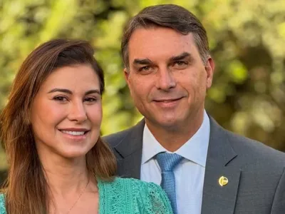 Mulher de Flávio o defende após Michelle dizer que ele a desrespeitou