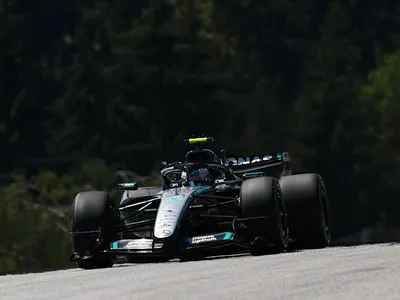 Antonelli lidera dobradinha da Mercedes em TL1 do GP da Áustria