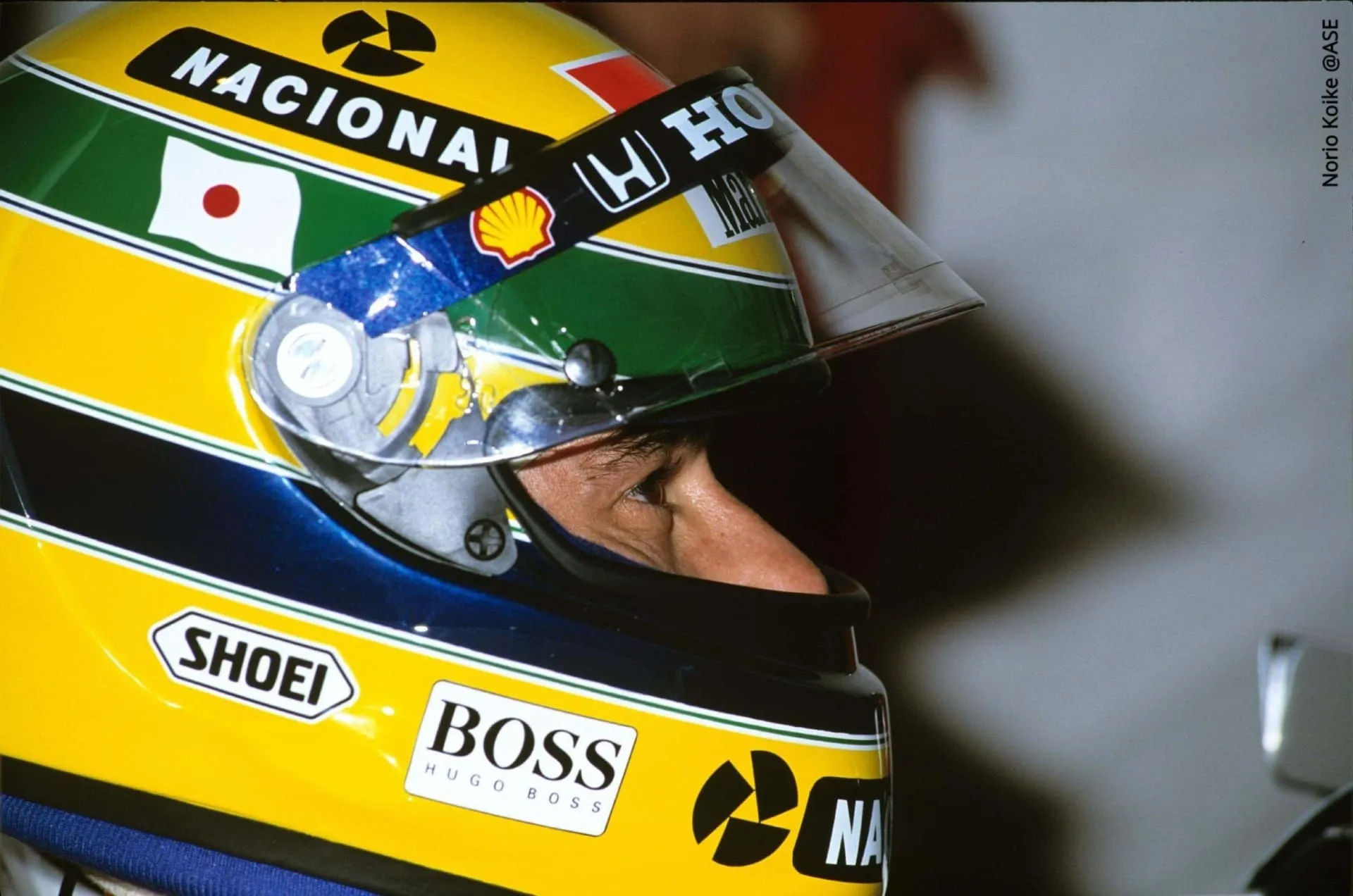Em1992, Ayrton Senna decidiu usar seu capacete para homenagear a empresa em sua última corrida no Japão com um motor Honda -Crédito: Senna