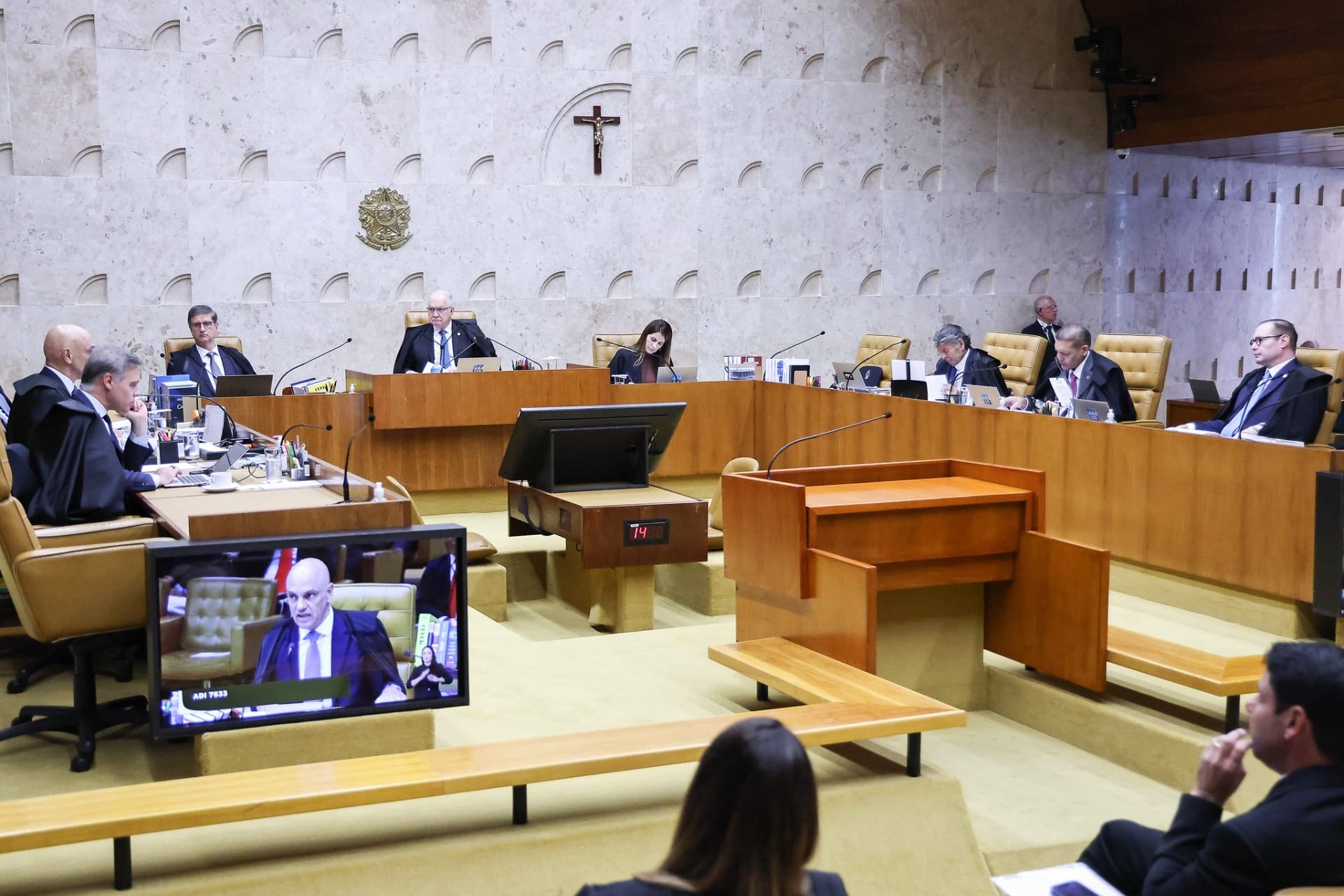 Conheça a trajetória dos ministros do STF
