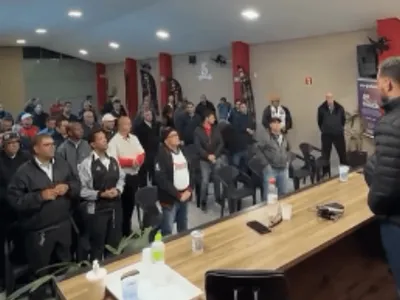 Motoristas e cobradores de ônibus encerram estado de greve após acordo