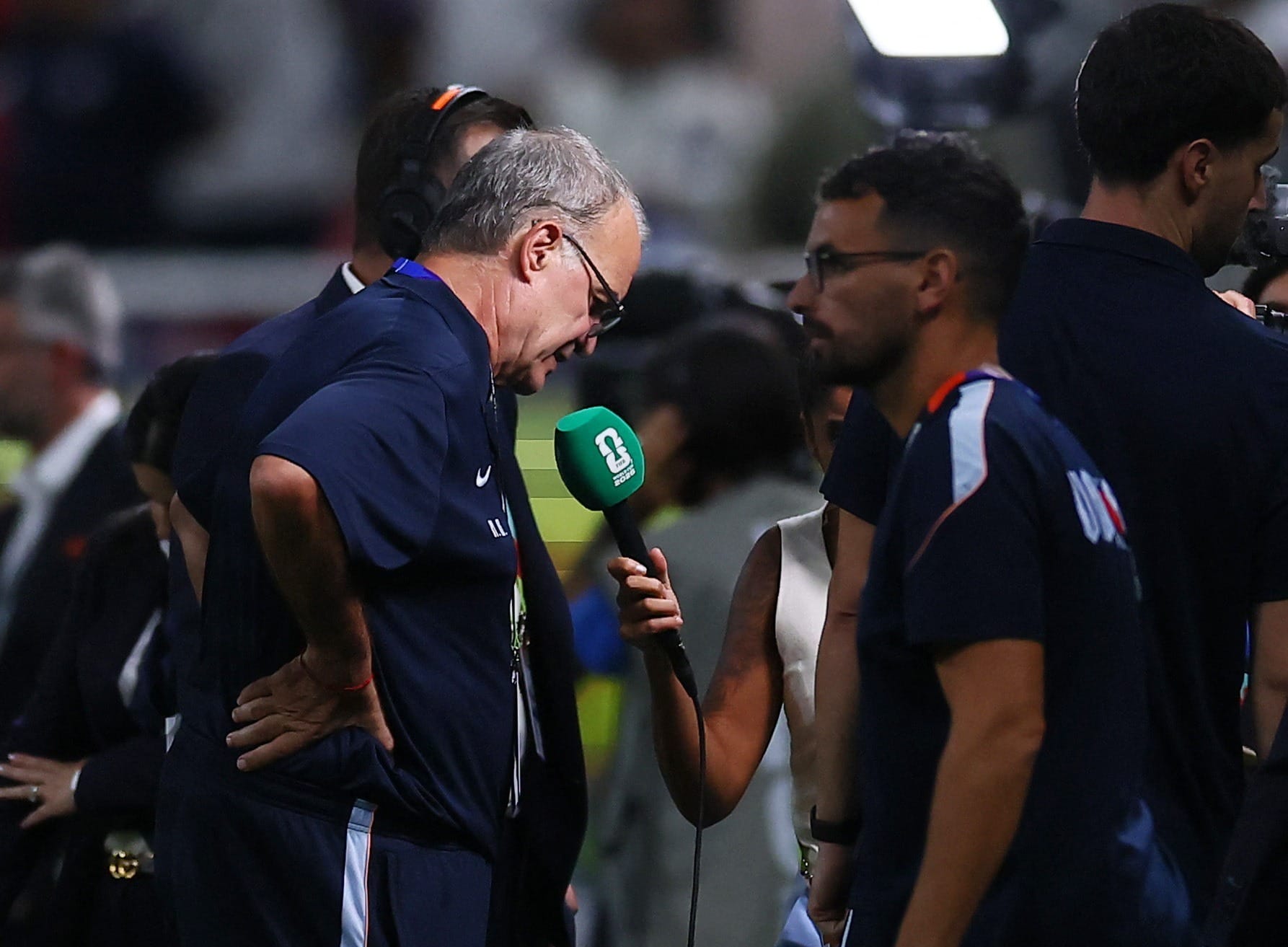 Bielsa dá entrevista após eliminação do Uruguai na Copa do Mundo 2026. Foto: REUTERS/Eloisa Sanchez