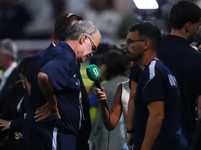 Muslera desabafa após falha, e Bielsa explica substituição no Uruguai