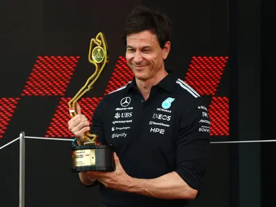F1: Mercedes manterá Russell e Antonelli para 2027; afirma Toto Wolff
