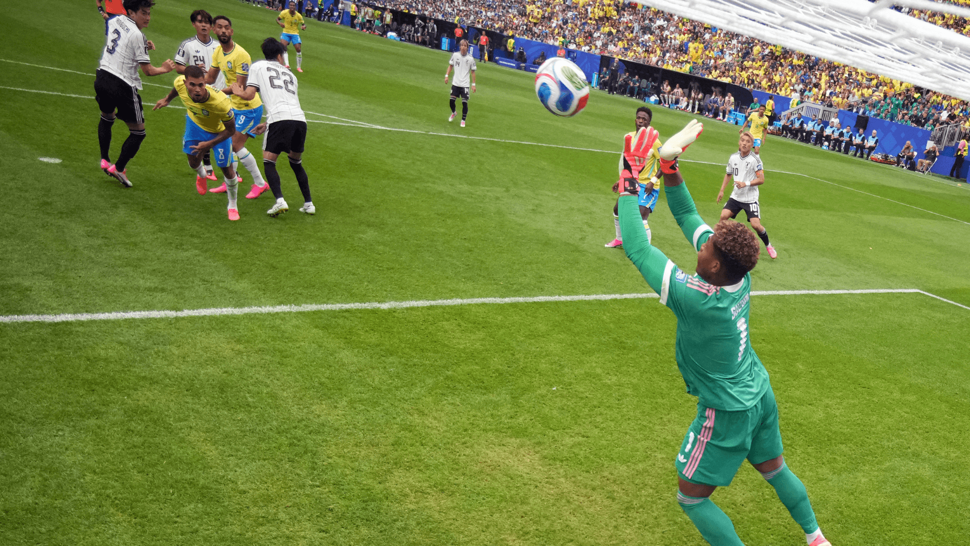 Brasil tem chance de abrir o placar com uma cabeceada de Bruno Guimarães