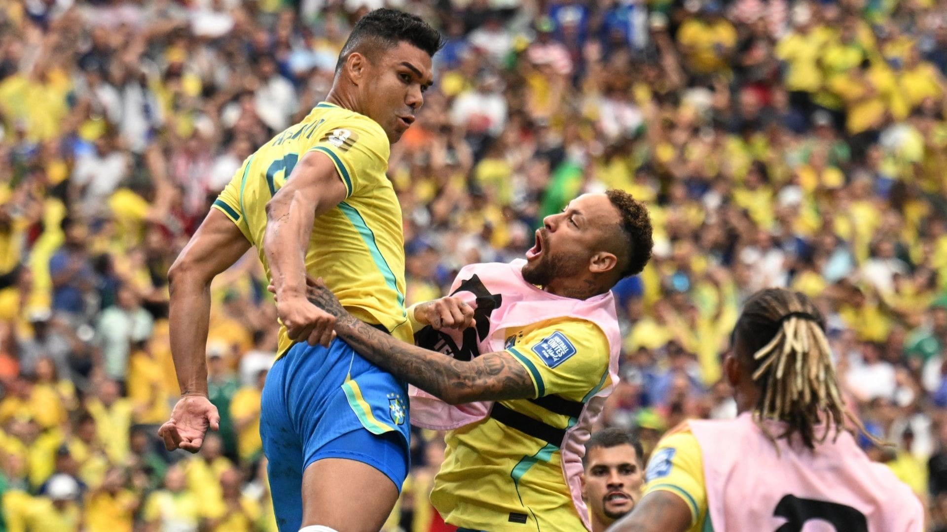 Esposa e filhos de Casemiro choram com gol contra Japão na Copa