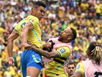 Esposa e filhos de Casemiro choram com gol contra Japão na Copa