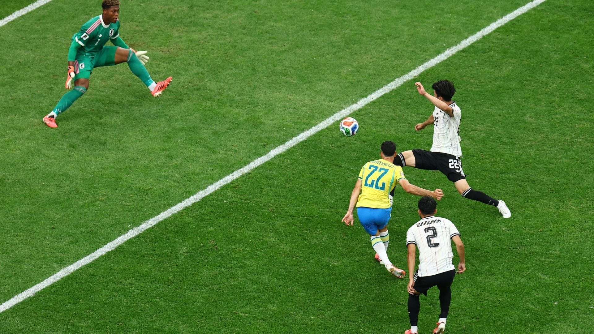 Gabriel Martinelli amplia para o Brasil nos acréscimos