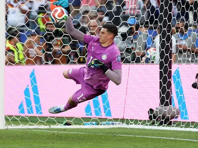 Goleiro que parou a Alemanha já vendeu "tudo" por causa do filho; conheça