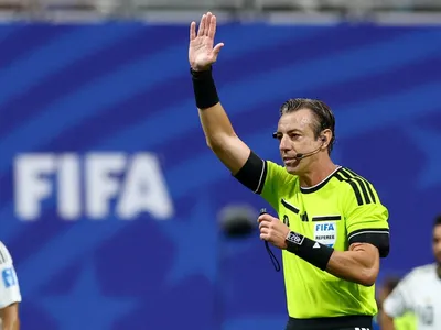 Raphael Claus é escalado para apitar partida de 16 avos de final na Copa