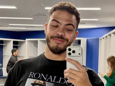 Filho de Ronaldo rebate criticas e fala sobre fama dos pais: "Orgulho"