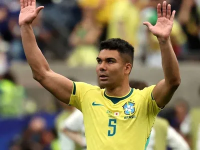 Ancelotti pode "morrer" abraçado com Casemiro, critica Magrão