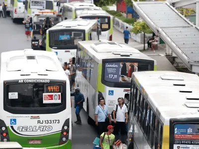 Greve de ônibus provoca filas no Rio; nova audiência será nesta quarta