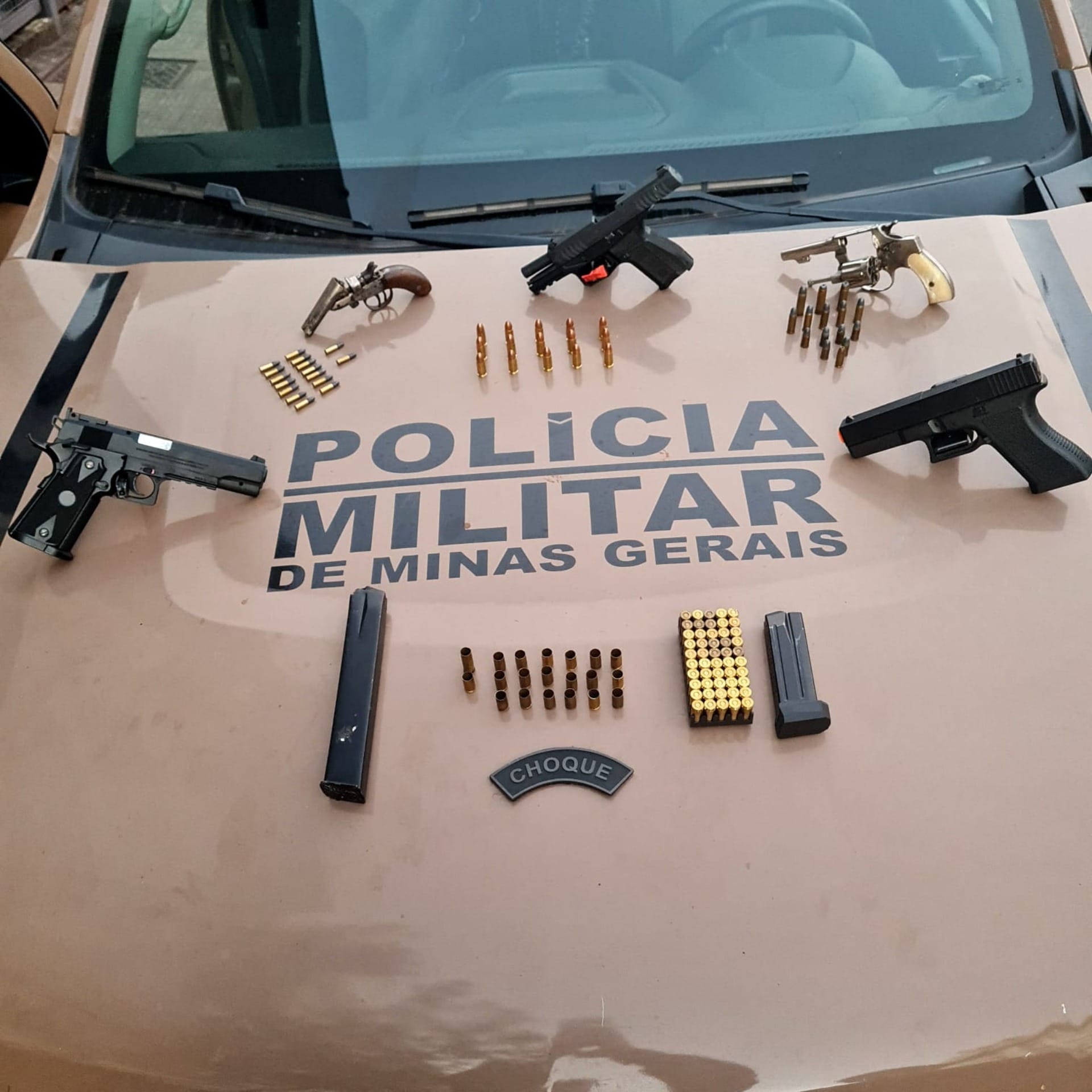 Homem comemora vitória do Brasil atirando para o alto e é preso em BH
