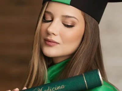 "Me chame de médica": namorada de Martinelli se forma e ganha apoio de WAGs