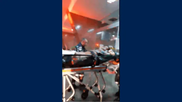Adolescente sofre descarga elétrica ao tentar retirar pipa de fiação
