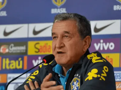 Parreira apresenta melhora e volta a respirar sem aparelhos