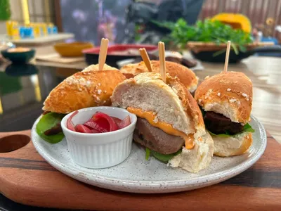 Língua grelhada no pão do chef Bruno Hashimoto | Band Receitas