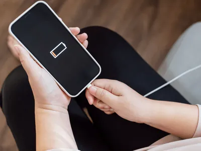 Seu celular descarrega rápido? 5 dicas para fazer a bateria durar mais