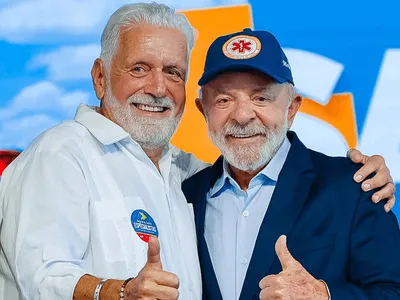'Todo amigo é um irmão', diz Lula ao abraçar Jaques Wagner na Bahia