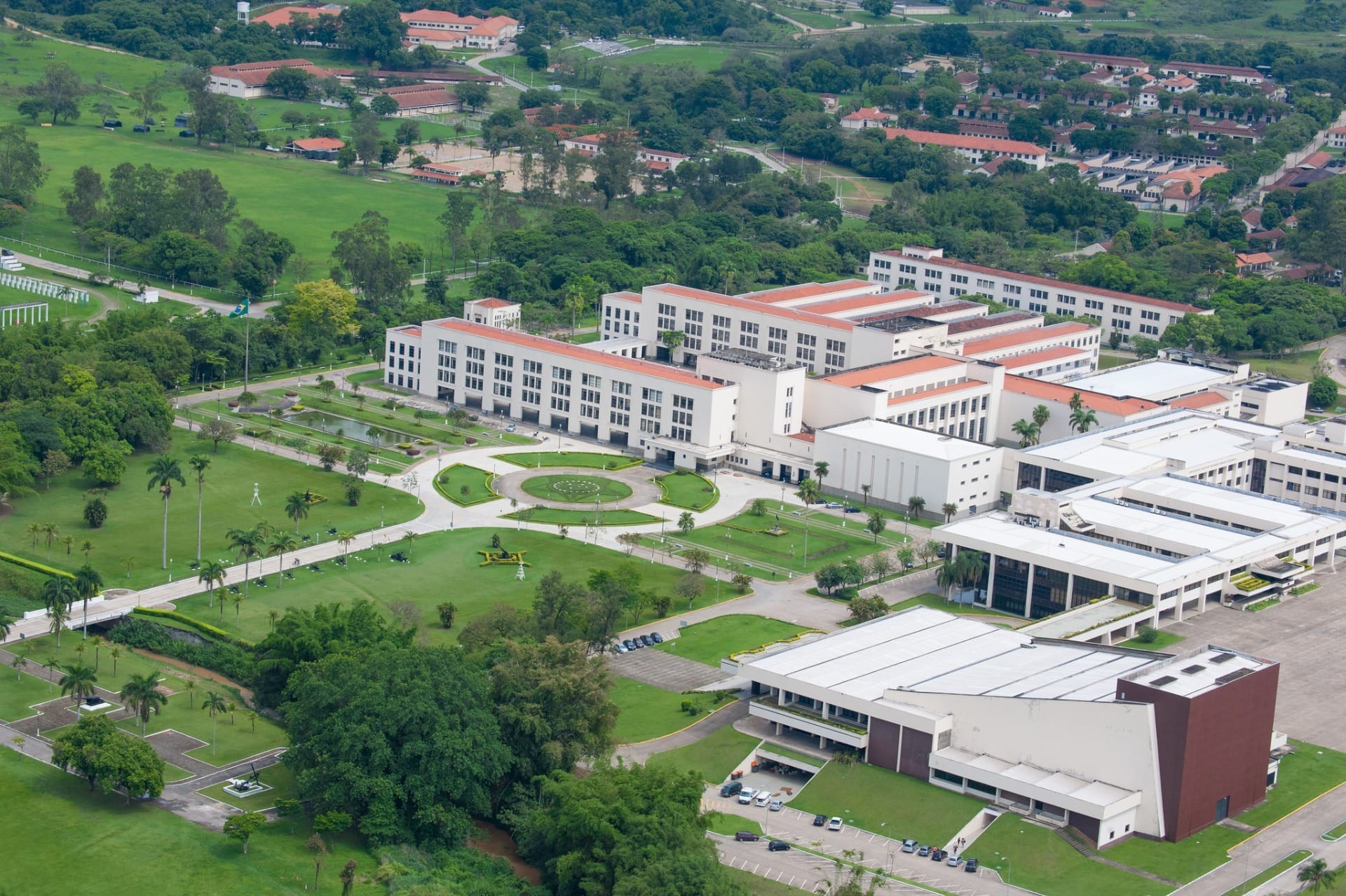 AMAN: academia que forma os futuros líderes do Exército completa 215 anos