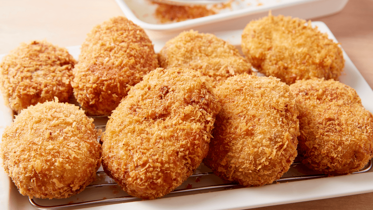 Aproveite a carne de panela desfiada e crie uma croqueta espanhola