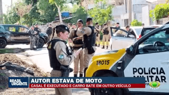 Casal é morto a tiros e carro atinge veículo de app em Curitiba