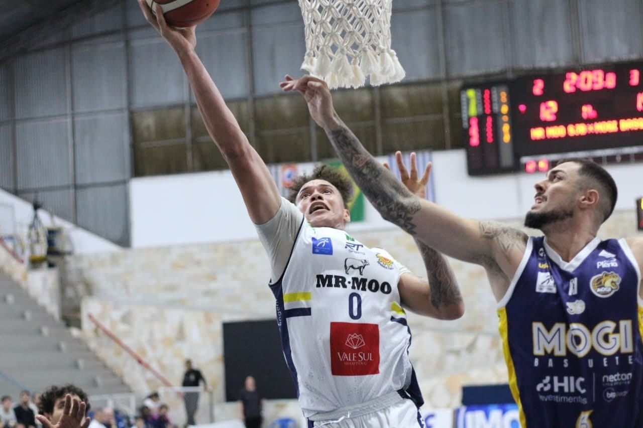 Douglas dos Santos deixa São José Basketball após três temporadas