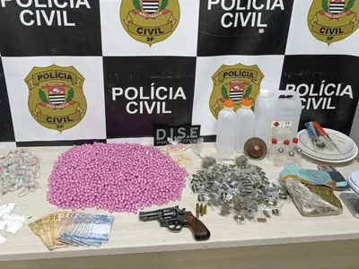 Homem é preso e arma de fogo apreendida em depósito de drogas em Campinas