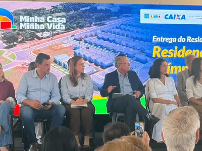 Vice-presidente da República entrega 150 casas populares em Olímpia