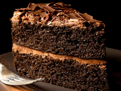 Bolo chocolatudo: aprenda truque do brigadeiro perfeito que não cristaliza