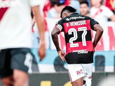 Flamengo repudia racismo contra Bruno Henrique após jogo com River Plate