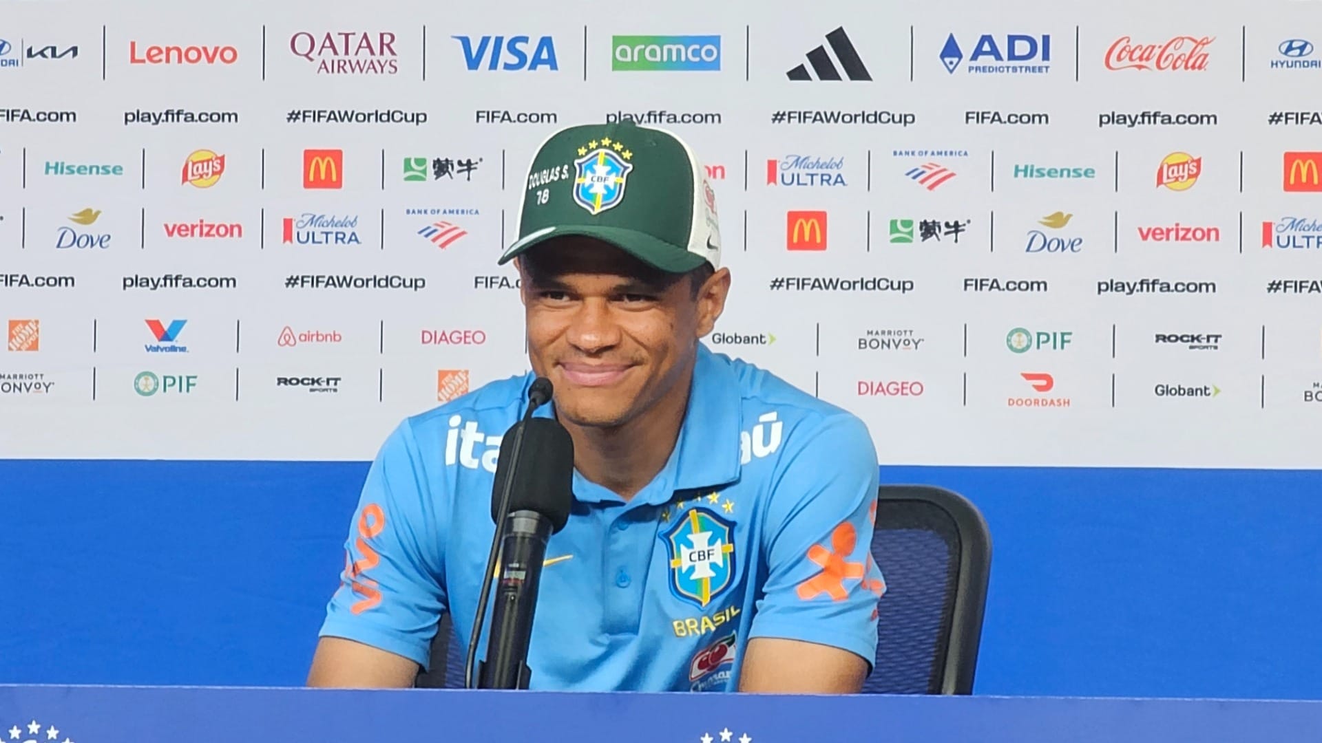 Douglas Santos, lateral da Seleção Brasileira. Foto: Vinícius Batista / Band
