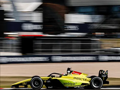 F2: Rafa Câmara garante pole position em Silverstone; Fittipaldi é 21º
