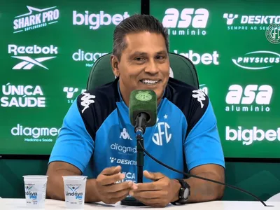 Três jogadores que estão na Copa do Mundo passaram por técnico do Guarani