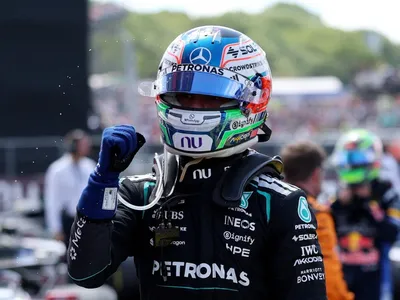 Kimi Antonelli voa e conquista a pole no GP da Inglaterra; Bortoleto é 11º
