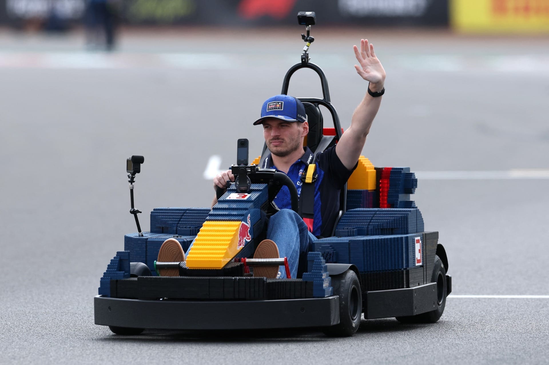 Abandono de Verstappen faz GP da Inglaterra terminar sob safety car