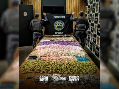 Polícia apreende mais de 15 mil porções de drogas e prende 10 suspeitos