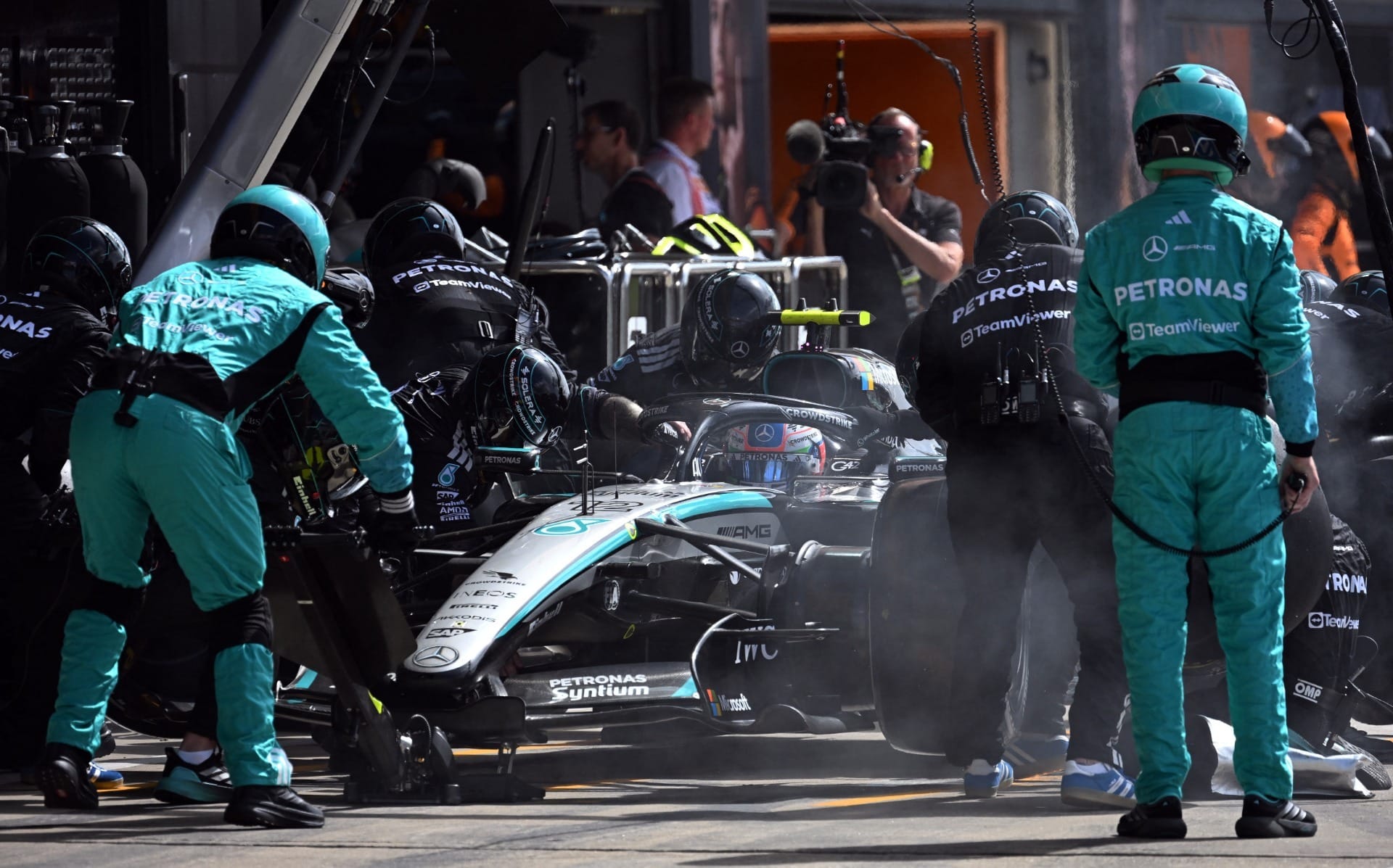 Falha tira Antonelli da briga pela vitória no GP da Inglaterra; entenda