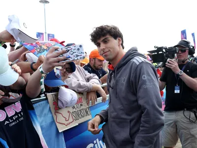 Bortoleto festeja fim de jejum em GP da Inglaterra: 'A equipe merece muito'