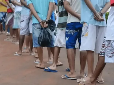 Hugo Motta cria comissão especial para discutir redução da maioridade penal