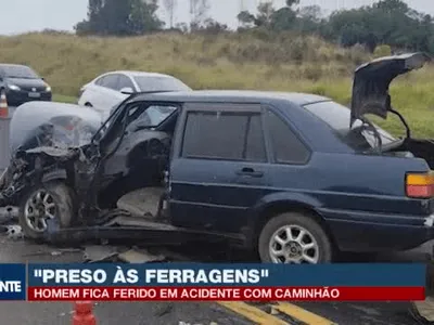 Motorista fica preso às ferragens em colisão na BR-277