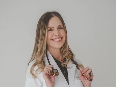 Aos 49 anos, empresária muda de carreira para realizar sonho da medicina