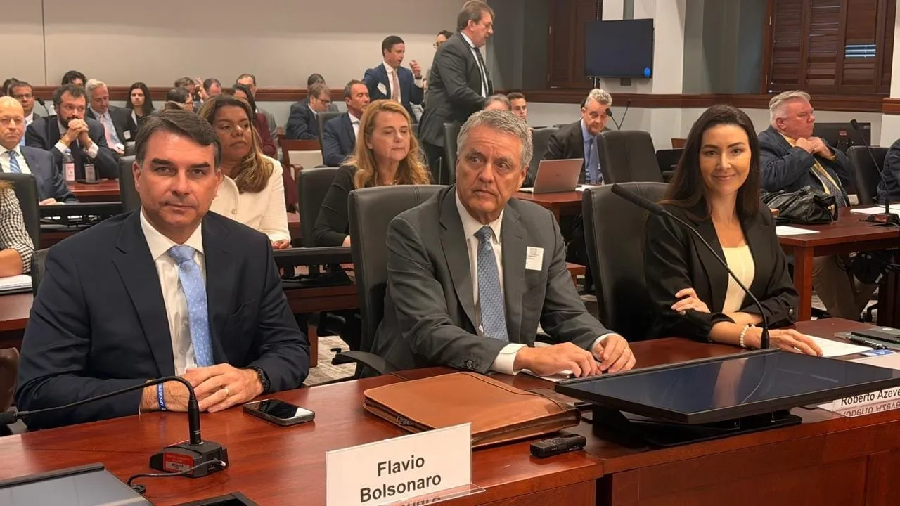 Flávio Bolsonaro durante audiência pública em Washington (foto: Fernando Pessoa/Divulgação)