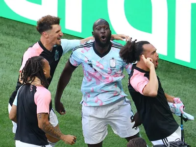 Jogadores da Bélgica fazem 'dancinha de Trump' no vestiário; assista